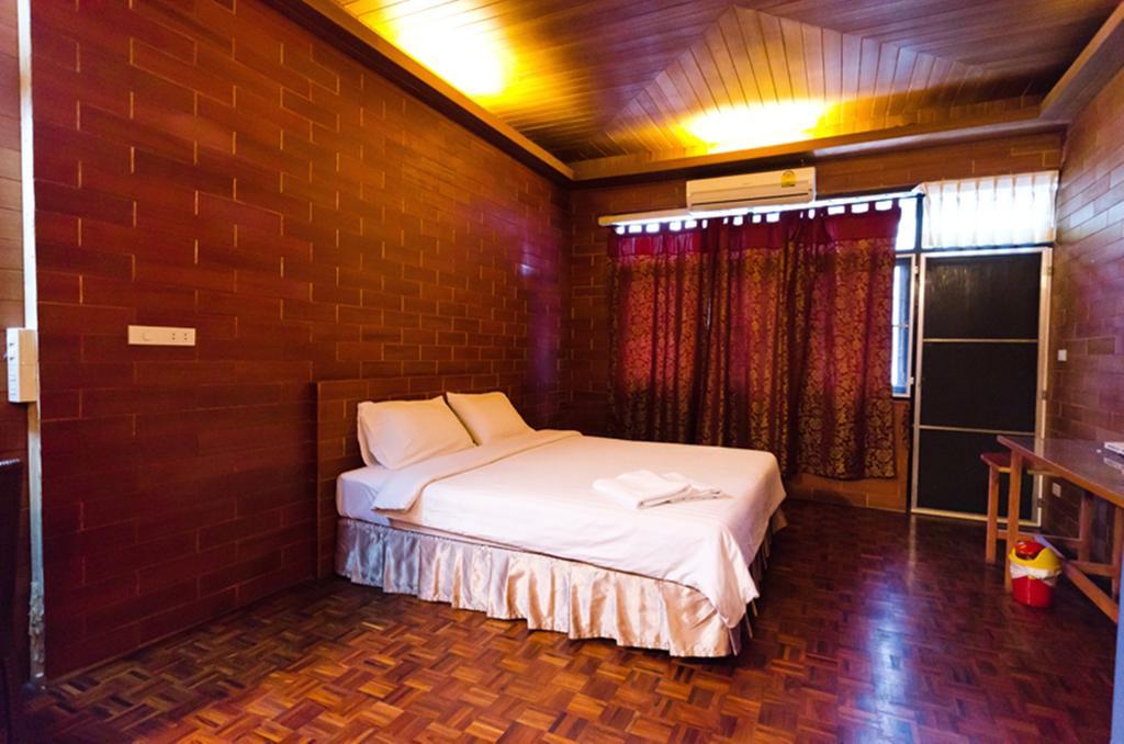 Eight Plus Hotel Bangkok Esterno foto