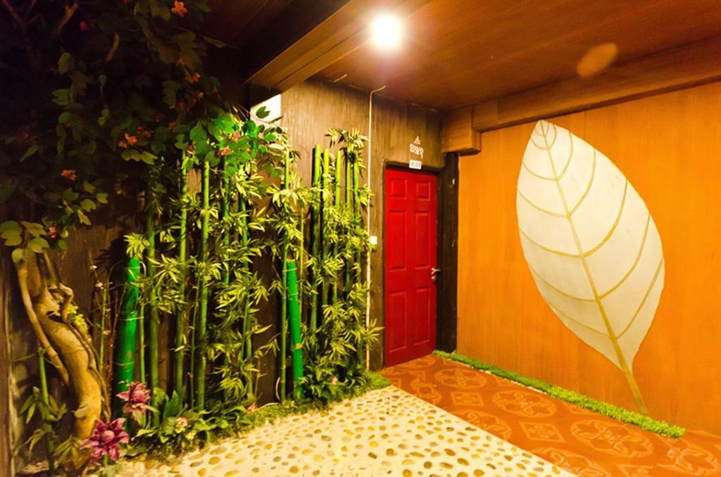 Eight Plus Hotel Bangkok Esterno foto